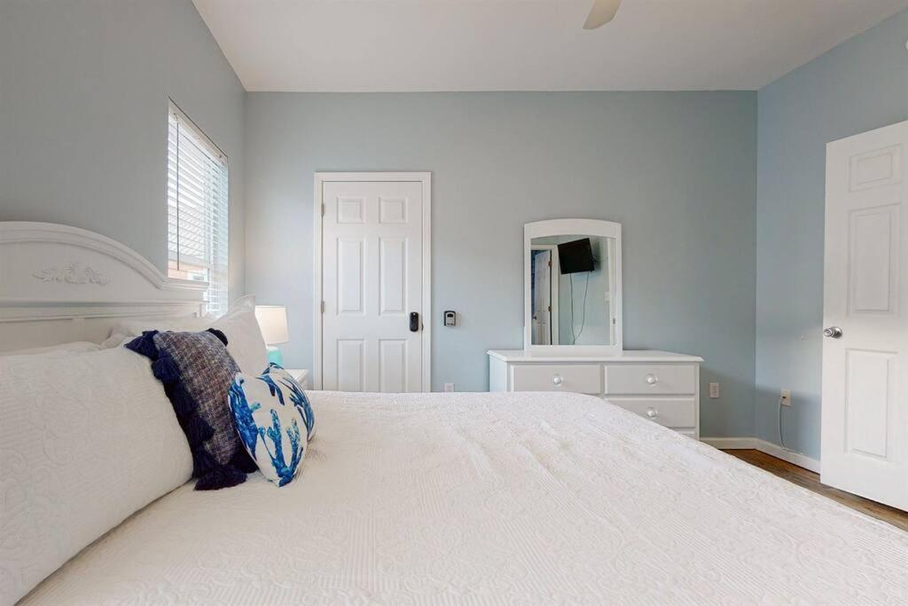 Eye-Catching Property W/ Picturesque Coastal Views Gulf Shores Eksteriør bilde
