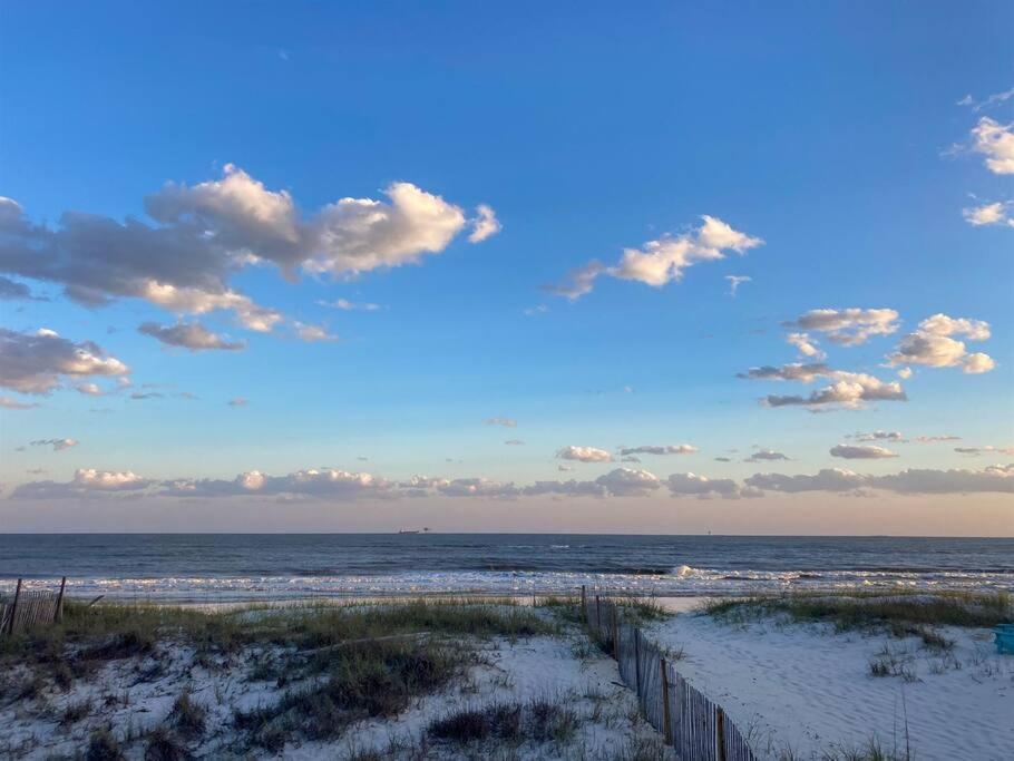 Eye-Catching Property W/ Picturesque Coastal Views Gulf Shores Eksteriør bilde